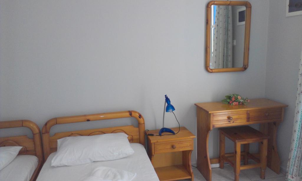 Iro Apartments Paralia Agias Foteinis Ruang foto