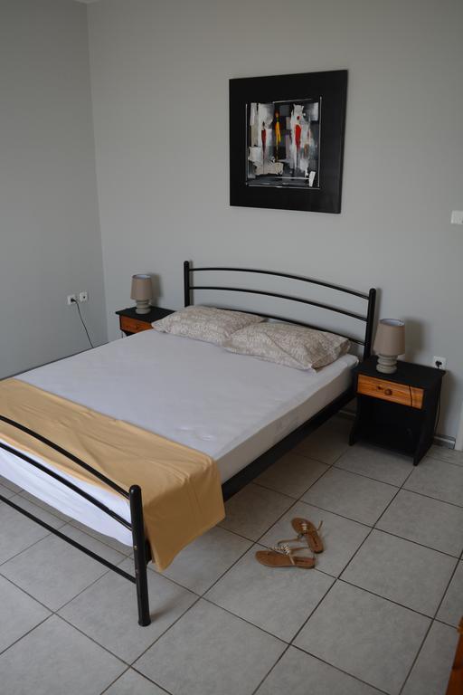Iro Apartments Paralia Agias Foteinis Bagian luar foto