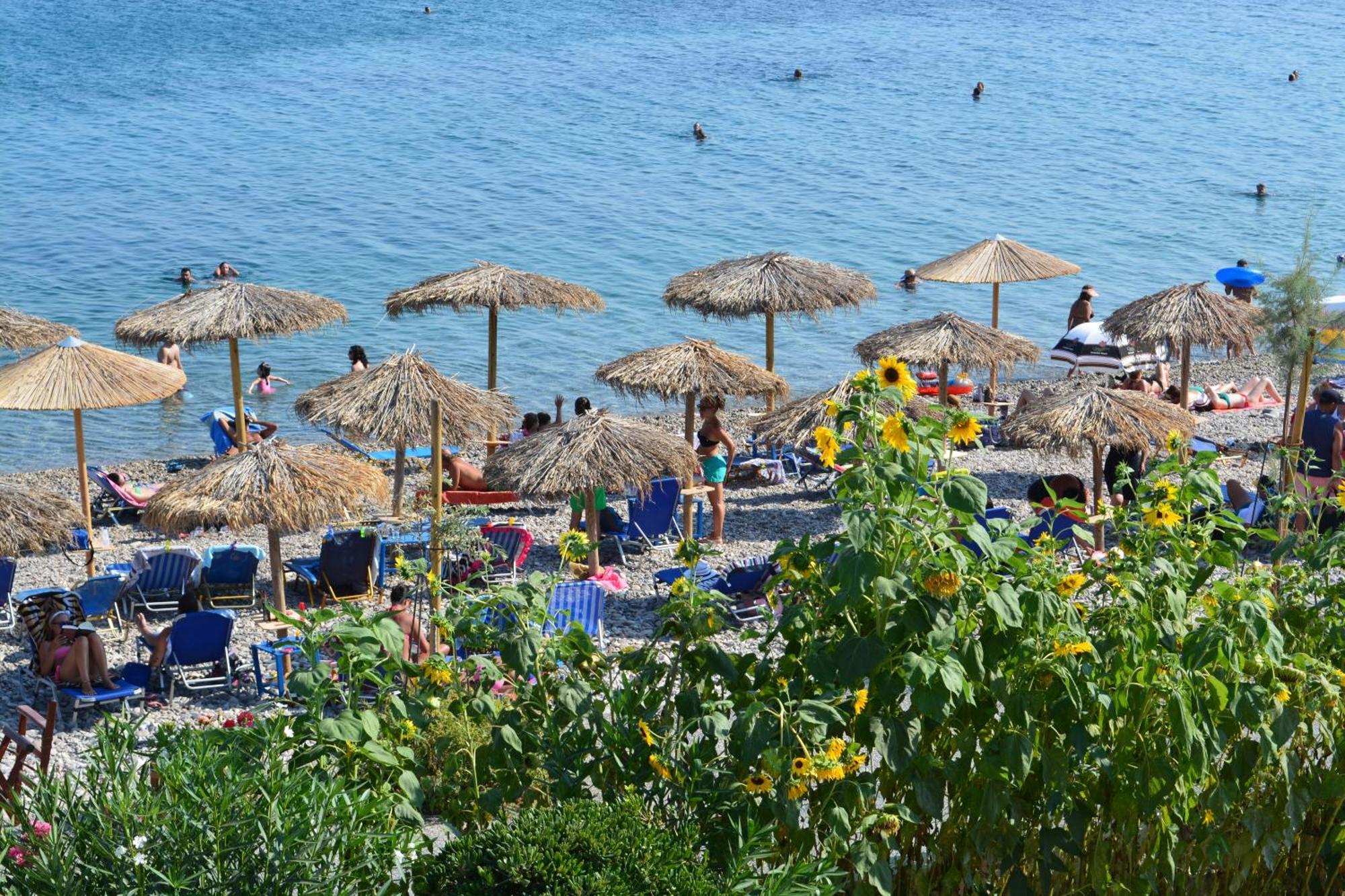 Iro Apartments Paralia Agias Foteinis Bagian luar foto